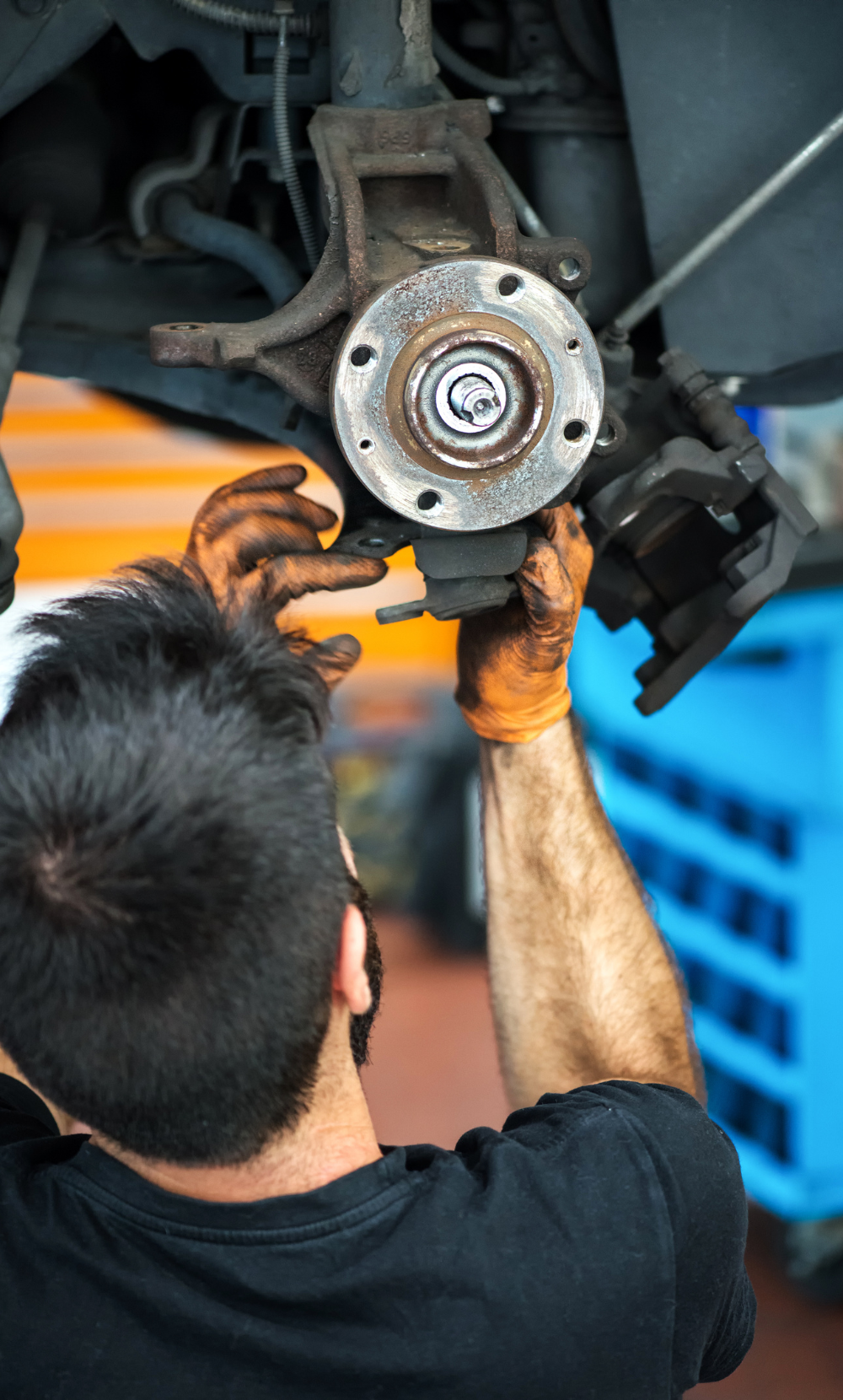 mechanic_under-car